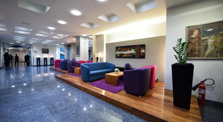 Radon Plaza Hotel