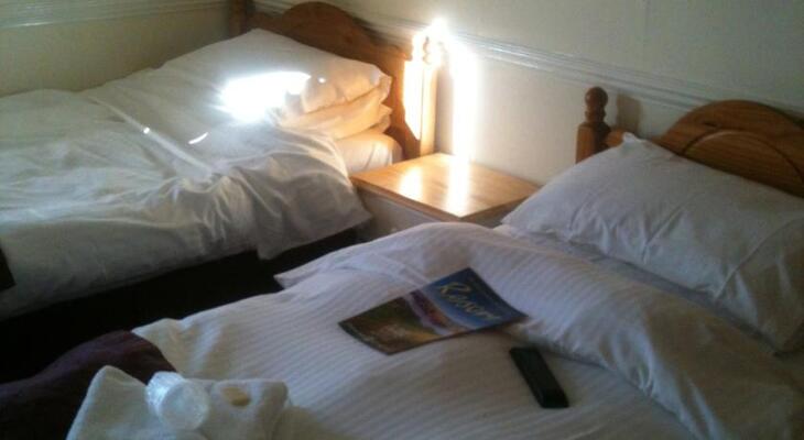 Waters Edge Hotel