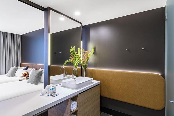 Vibe Hotel Canberra Airport