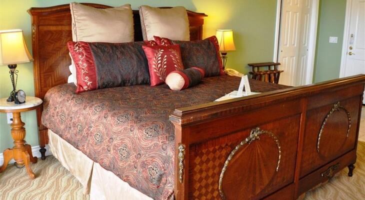 The Palms Cliff House Inn