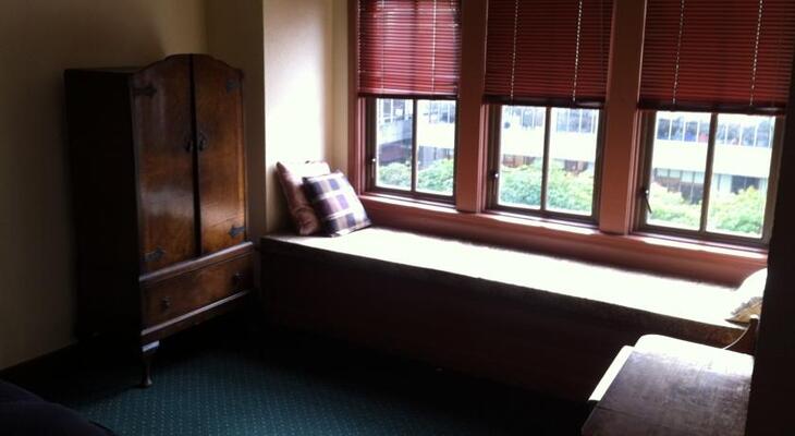College Inn Hotel