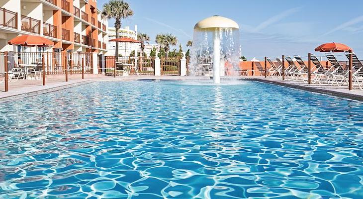 La Quinta Inn & Suites by Wyndham Oceanfront Daytona Beach