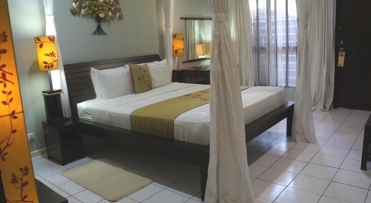 Raintree Lodge