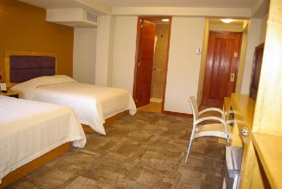 Victoria Regia Hotel & Suites