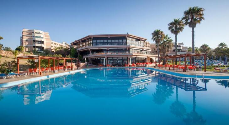 Auramar Beach Resort