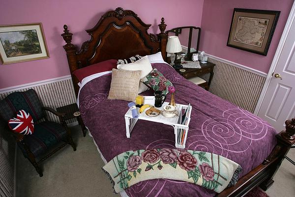 The Little English Guesthouse Bed and Breakfast