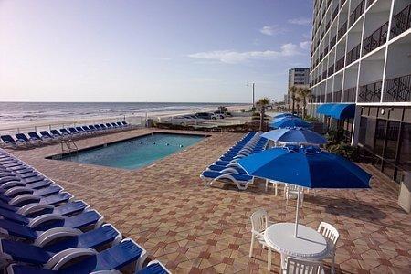 Tropical Winds Oceanfront Hotel
