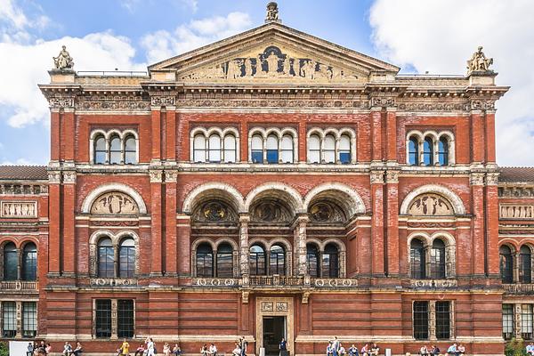 V&A  - Victoria and Albert Museum