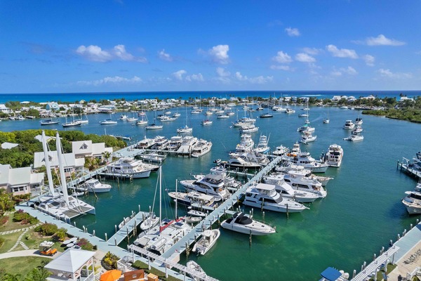 Hope Town Inn & Marina