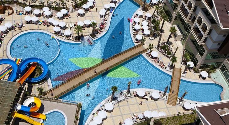 Crystal Palace Luxury Resort & Spa