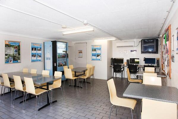 Airlie Beach YHA