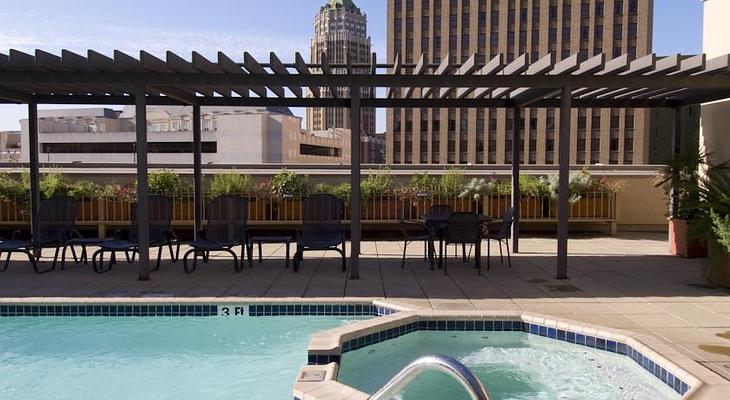 Drury Inn & Suites San Antonio Riverwalk