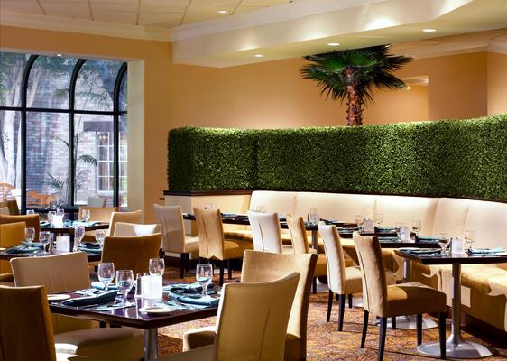 Anaheim Majestic Garden Hotel