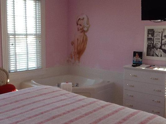 Summer Nites Bed & Breakfast