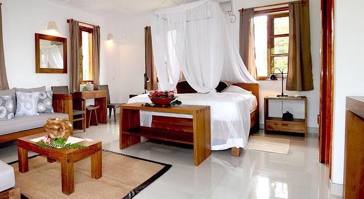 Domaine les Rochers Apartments & Bungalows