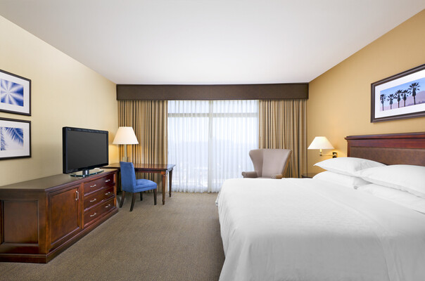 Sheraton Park Hotel at the Anaheim Resort