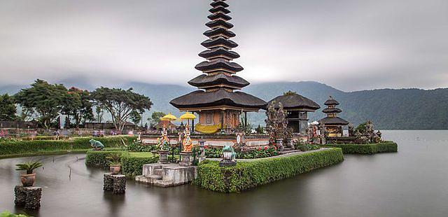 Ulun Danu Bratan Temple