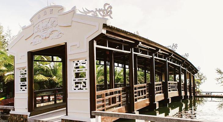 Lang Co Beach Resort