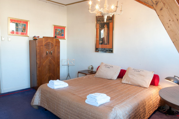 Between Art and Kitsch B&B