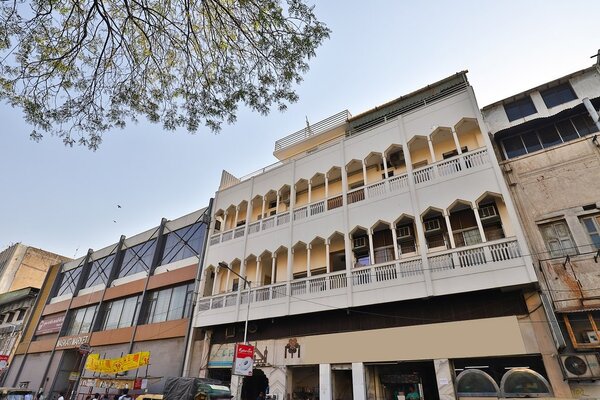 OYO 28667 Hotel Moti Mahal