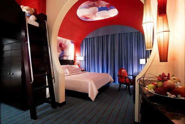 Resorts World Sentosa - Festive Hotel