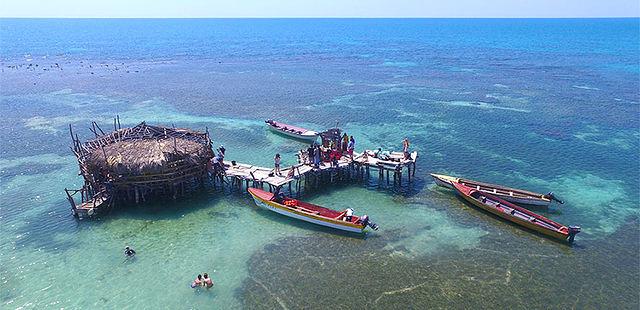 Floyd's Pelican Bar