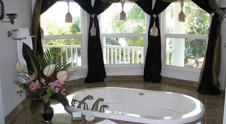 The Palms Cliff House Inn