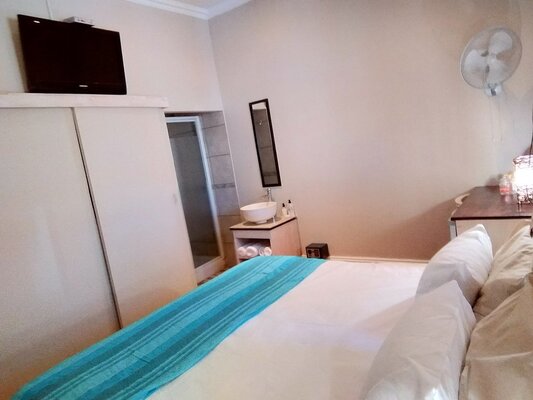 GuestHouse on Irvine