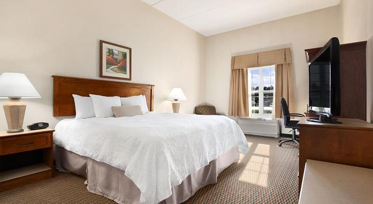 Hampton Inn & Suites Providence-Warwick-Airport