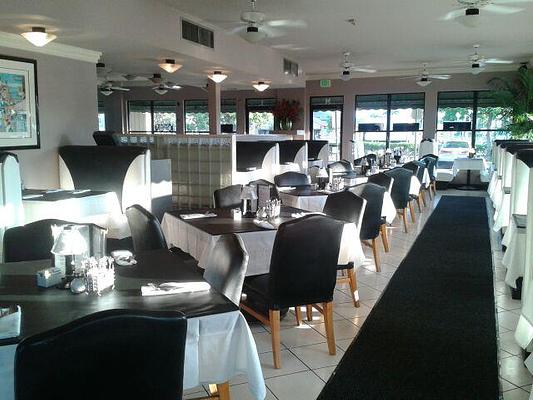 Marco's Grill & Deli