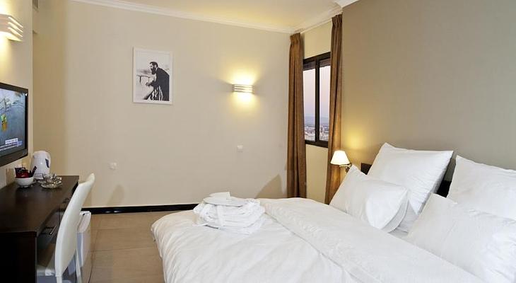 Market Hotel