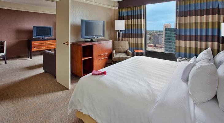 Crowne Plaza Kansas City Downtown