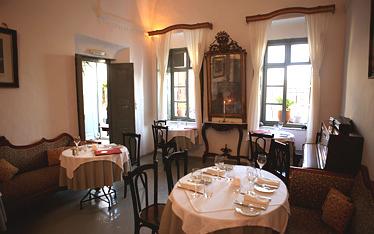 1800-Floga Restaurant