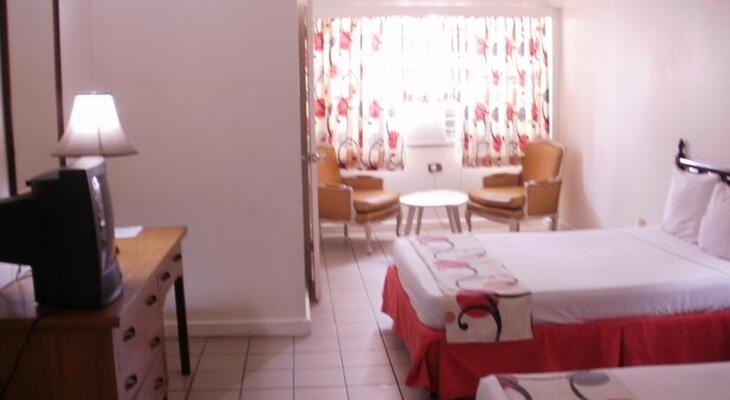 Pineapple Court Hotel
