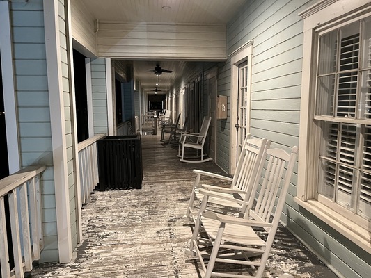 Tarpon Inn