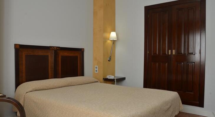 Hotel Don Curro