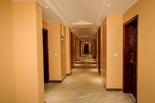 HBT Russel Hotel