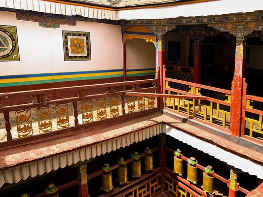 HANGSUK Trichang Labrang Hotel