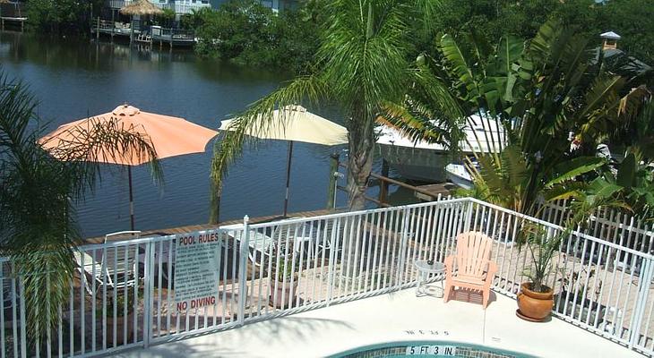 Manatee Bay Inn