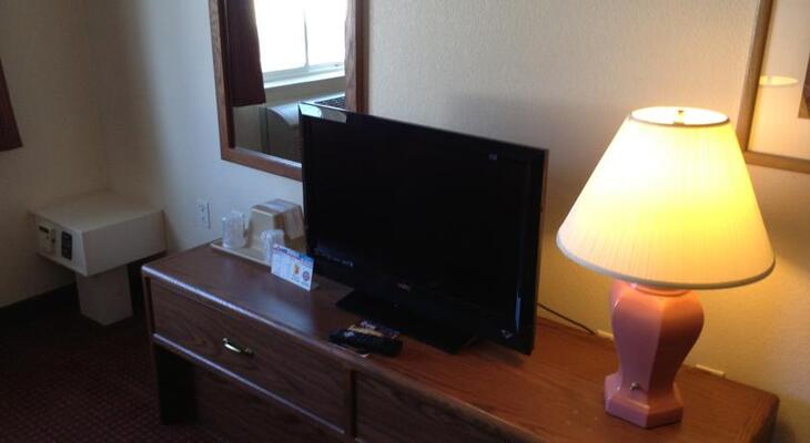Super 8 by Wyndham Salt Lake City Airport