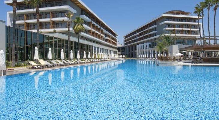 Acanthus & Cennet Barut Collection