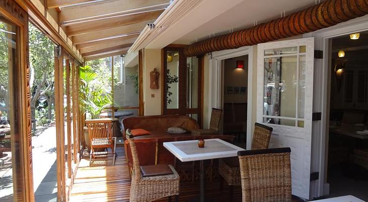 Ikhaya Lodge