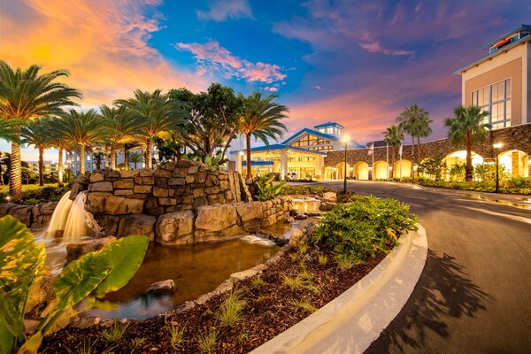Loews Sapphire Falls Resort at Universal Orlando