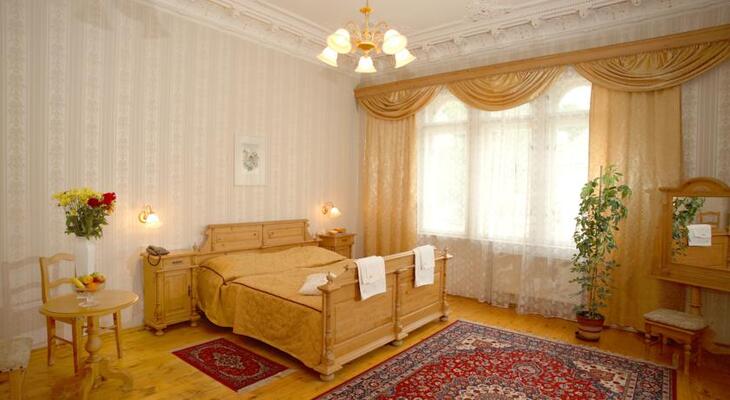 Heluan Hotel