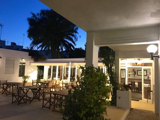 Rels Restaurant