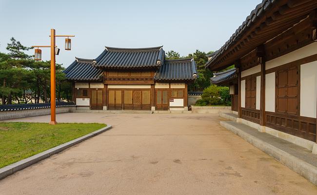 Namsangol Hanok Village