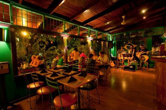 El Patio de Cafe Milagro - Manuel Antonio