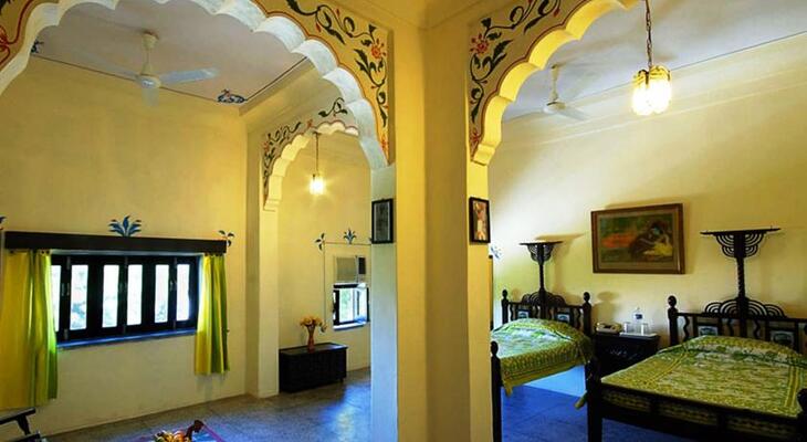 Hotel Jhalamand Garh