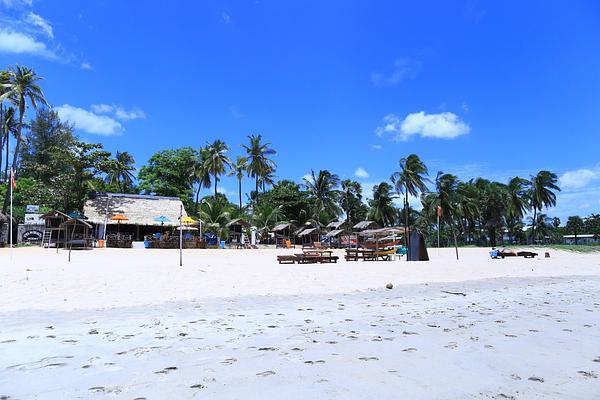 Coconut Beach Lodge