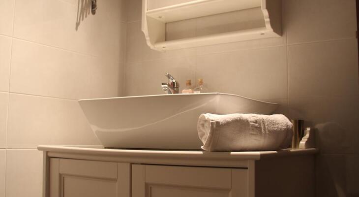 Sohora Hotel - Four Season Retreats